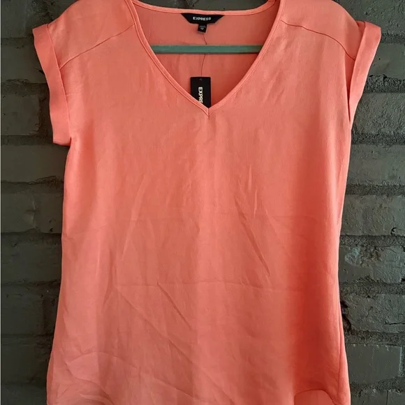 Express V-Neck Gramercy Tee in Coral NWT - Picture 2 of 6